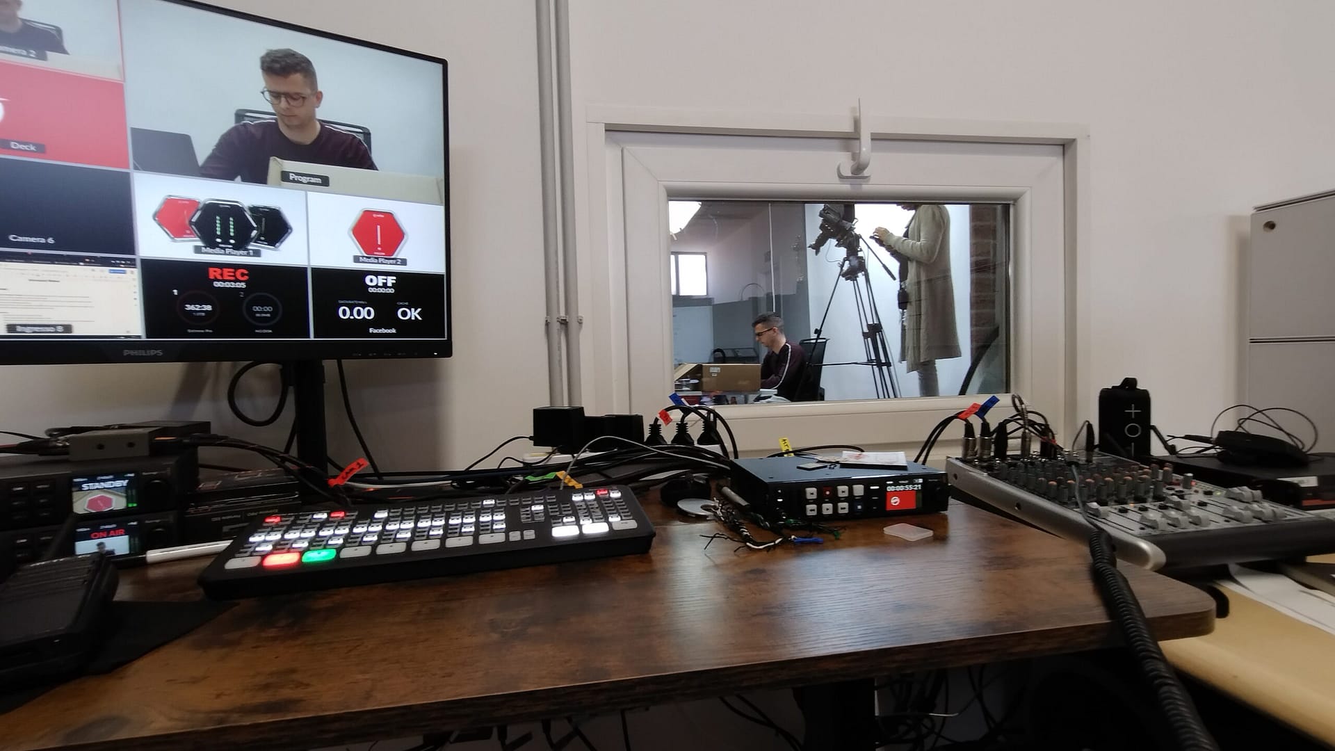 regia podcast editing video